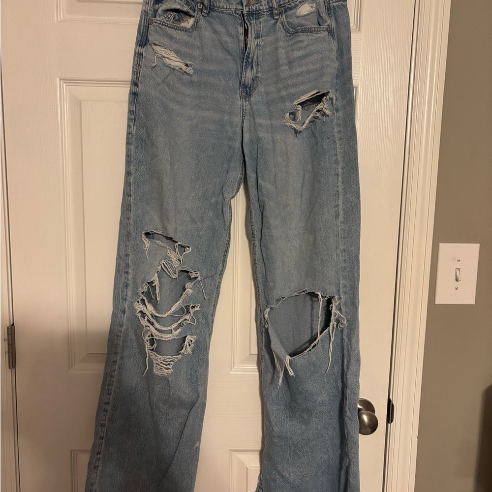 American Eagle Outfitters Light Blue Distressed Boyfriend Jeans